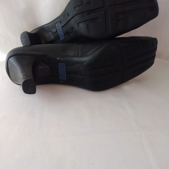 Kenneth Cole Reaction Black Leather Pump - Picture 8 of 10